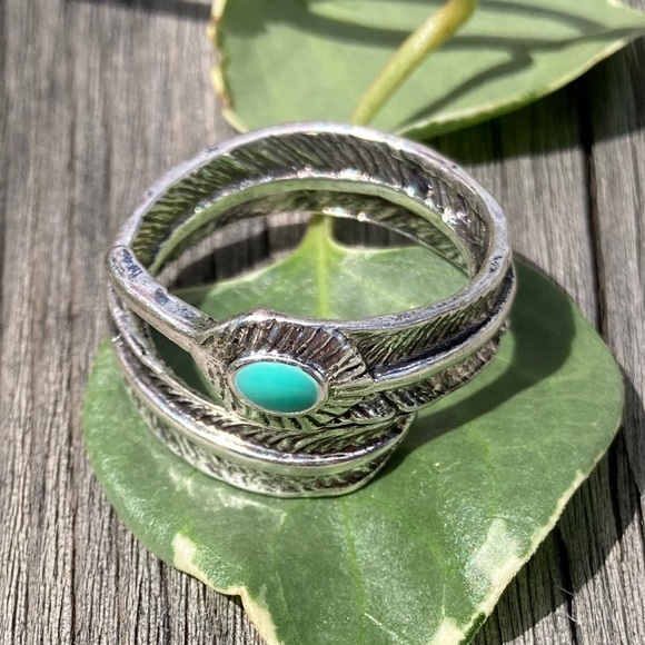 Vintage-Style Punk Turquoise Colored Stone on Leaf Silver Alloy Adjust Ring H225 - Picture 2 of 16